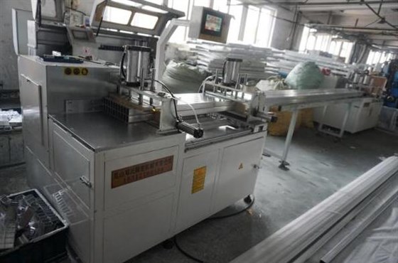 全自動(dòng)鋁材下料機