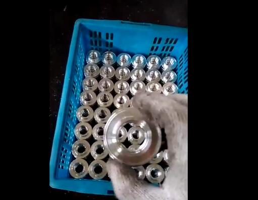 汽車(chē)零部件鋁管切割圖片